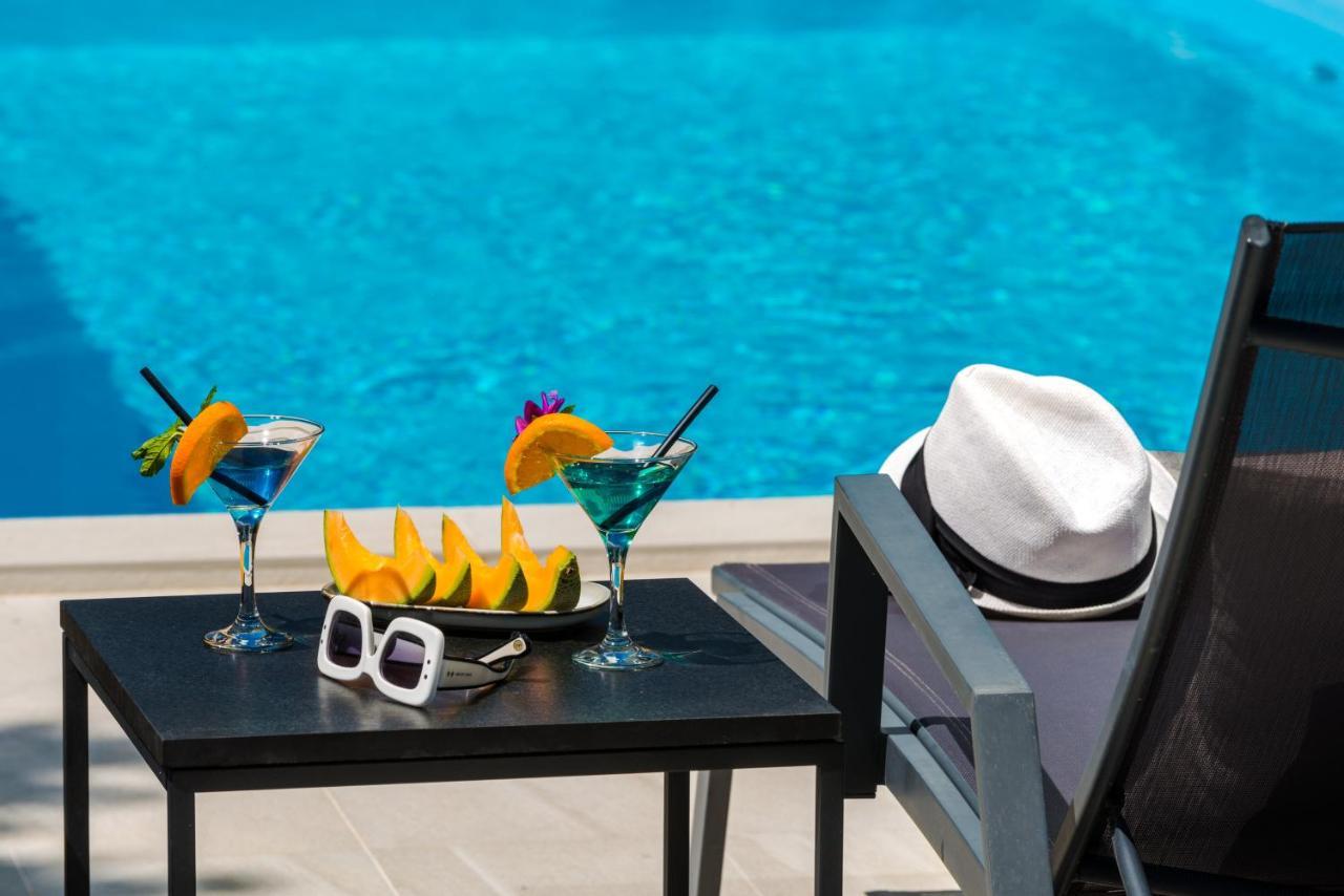 Villa Oasis - Your Luxury Home Away From Home Celopeci Exterior foto