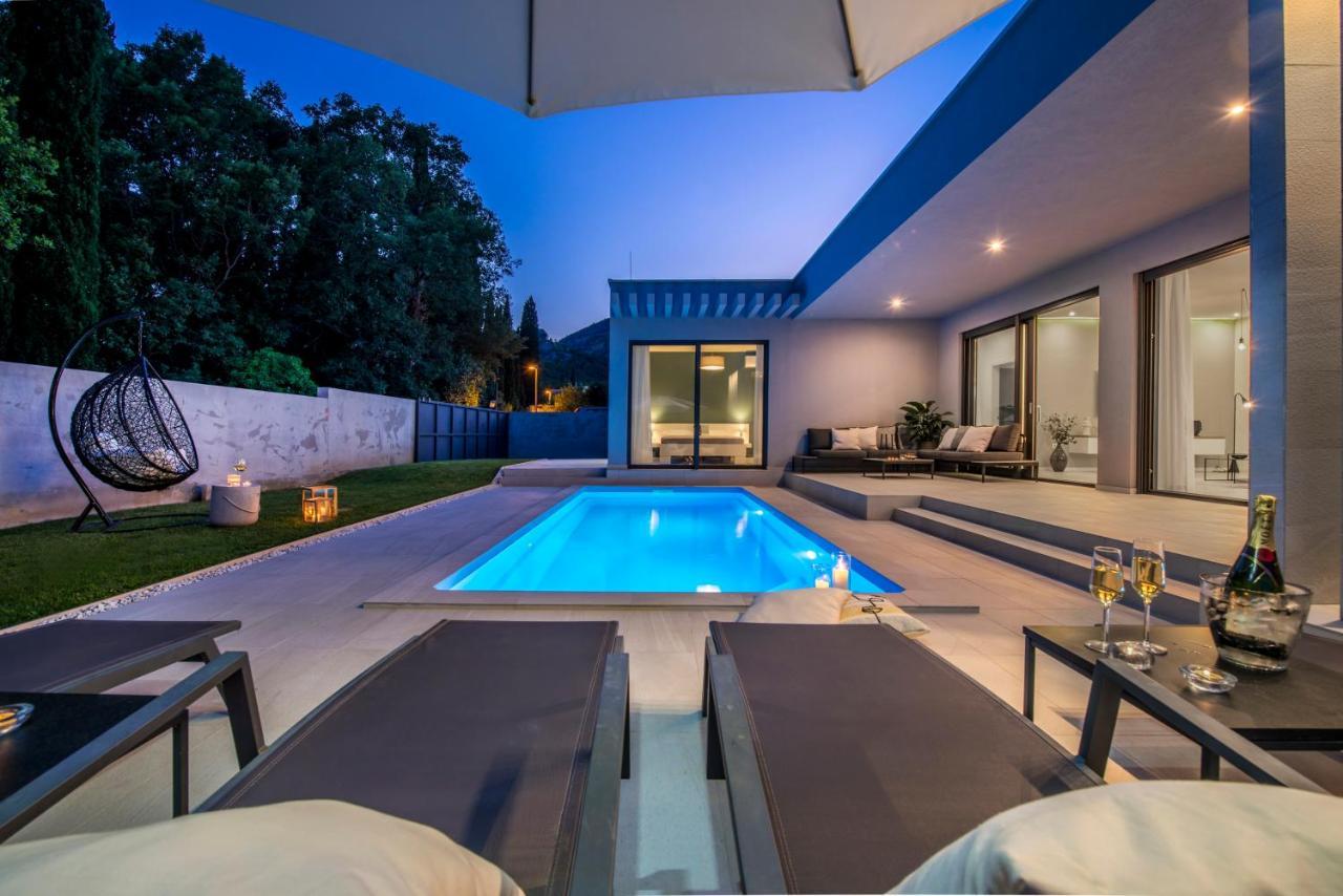 Villa Oasis - Your Luxury Home Away From Home Celopeci Exterior foto